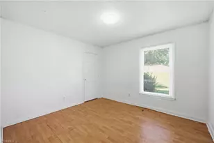 4610 Lawndale Dr, Greensboro, NC 27455 - Photo 9