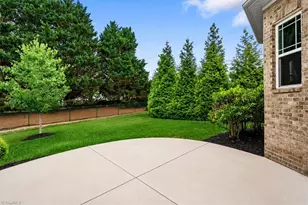 5725 Woodrose Ln, Greensboro, NC 27410 - Photo 29
