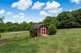 411 Vintage Rd, Eden, NC 27288 - Photo 35