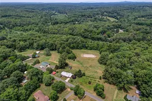 411 Vintage Rd, Eden, NC 27288 - Photo 5