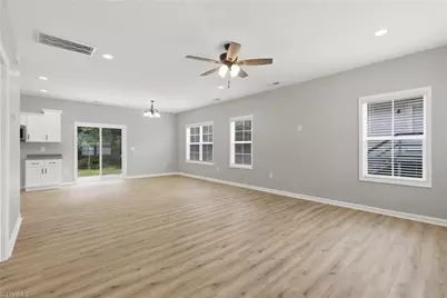 2408 Phillips Avenue, Greensboro, NC 27405 - Photo 9