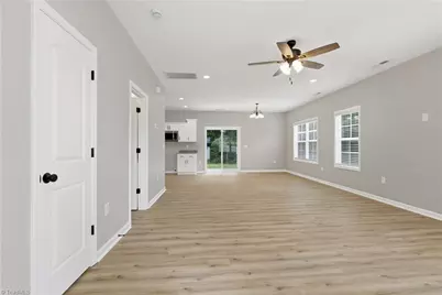 2408 Phillips Avenue, Greensboro, NC 27405 - Photo 7