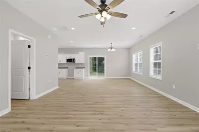 2408 Phillips Avenue, Greensboro, NC 27405 - Photo 11