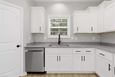 2408 Phillips Avenue, Greensboro, NC 27405 - Photo 21