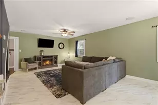 125 Fennell Dr, Kernersville, NC 27284 - Photo 3