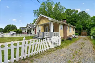 512 Atwater St, Burlington, NC 27215 - Photo 1