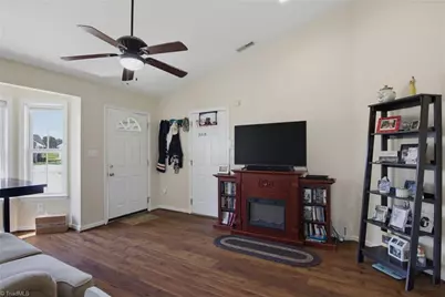 213 Portsmouth Drive, Eden, NC 27288 - Photo 9