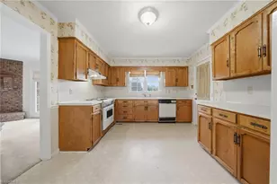 7813 Whipple Trail, Greensboro, NC 27455 - Photo 11