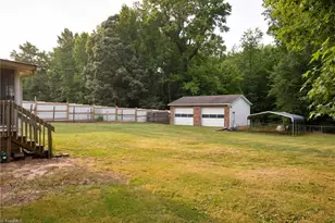 4226 Gumtree Rd, Winston-Salem, NC 27107 - Photo 9