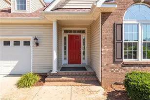 403 Clover Ct, Eden, NC 27288 - Photo 5