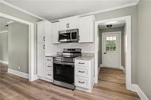 110 Spring St, Kernersville, NC 27284 - Photo 11