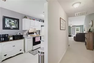 204 Carrington Ln, Thomasville, NC 27360 - Photo 3