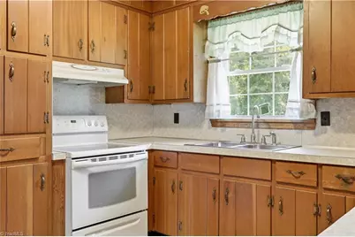 464 Cedar Drive, Winston-Salem, NC 27107 - Photo 13