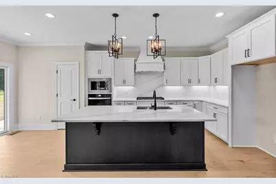 5084 Southern Pines Drive, Kernersville, NC 27284 - Photo 7