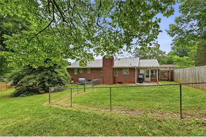 136 Queensbury Road, Winston-Salem, NC 27104 - Photo 25