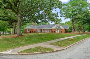 1001 Country Club Dr, High Point, NC 27262 - Photo 3