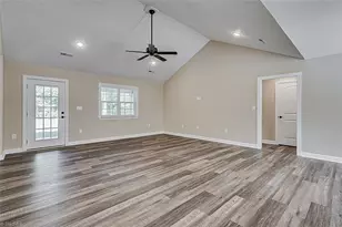 4800 Edinborough Rd, Greensboro, NC 27406 - Photo 15