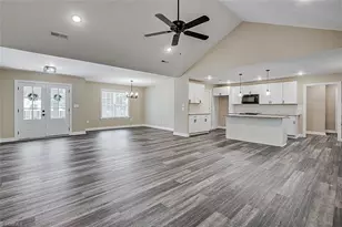 4800 Edinborough Rd, Greensboro, NC 27406 - Photo 11