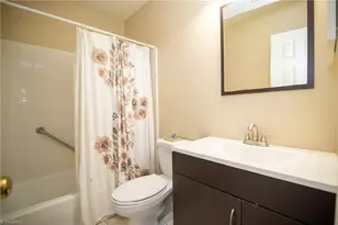 1303 Glen Raven Ct, Greensboro, NC 27410 - Photo 19