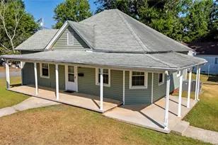 725 Everett St, Burlington, NC 27215 - Photo 1
