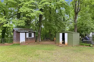 2814 Dellwood Dr, Greensboro, NC 27408 - Photo 27