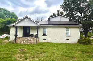 1004 Roach St, Mayodan, NC 27027 - Photo 1