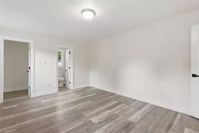 1512 Hooks Street, Greensboro, NC 27401 - Photo 7