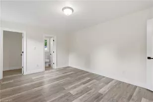 1512 Hooks St, Greensboro, NC 27401 - Photo 7