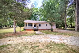 826 Graylyn Dr, High Point, NC 27263 - Photo 1