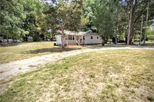 826 Graylyn Dr, High Point, NC 27263 - Photo 1