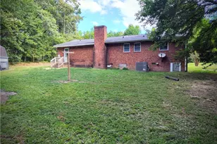 1003 Hillcrest Dr, Thomasville, NC 27360 - Photo 31