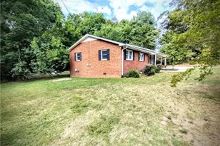 1003 Hillcrest Dr, Thomasville, NC 27360 - Photo 35