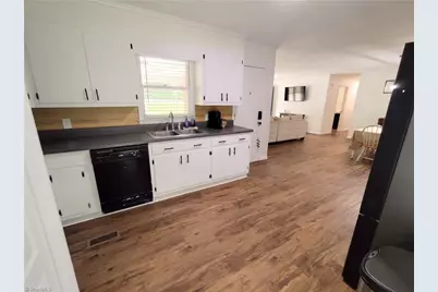 1003 Hillcrest Drive, Thomasville, NC 27360 - Photo 11
