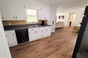 1003 Hillcrest Dr, Thomasville, NC 27360 - Photo 11