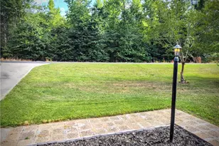 1003 Hillcrest Dr, Thomasville, NC 27360 - Photo 3
