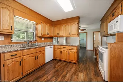 6350 Roscoe Road, Denton, NC 27239 - Photo 11