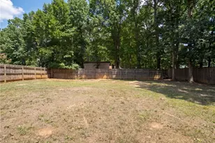4708 Chaucer Dr, Greensboro, NC 27407 - Photo 5