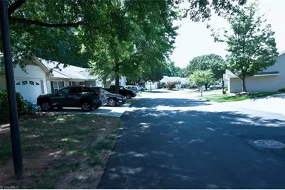 3141 Woodpoint Street, Jamestown, NC 27282 - Photo 5