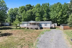 199 Sable Ln, Thomasville, NC 27360 - Photo 3