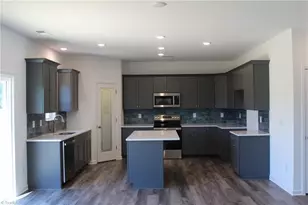 6816 Steeplegate Dr, Burlington, NC 27215 - Photo 13