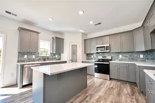 6816 Steeplegate Dr, Burlington, NC 27215 - Photo 9