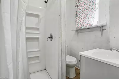 504 W Webb Avenue, Burlington, NC 27217 - Photo 11