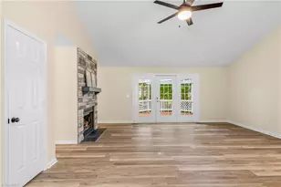 2021 Warwickshire Dr, Greensboro, NC 27455 - Photo 5