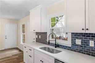 2021 Warwickshire Dr, Greensboro, NC 27455 - Photo 17