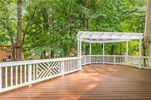 2021 Warwickshire Dr, Greensboro, NC 27455 - Photo 43