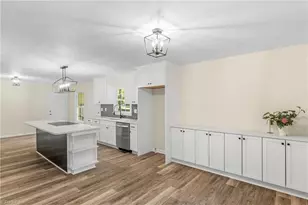 2021 Warwickshire Dr, Greensboro, NC 27455 - Photo 13