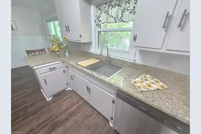 438 Dudley Street, Burlington, NC 27217 - Photo 11