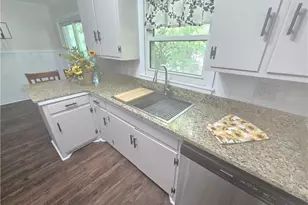 438 Dudley St, Burlington, NC 27217 - Photo 11