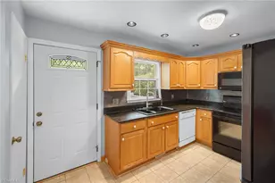 1809 Pope Ln, Kernersville, NC 27284 - Photo 9