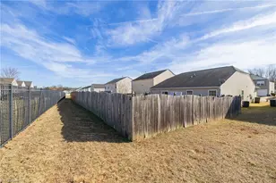 3879 Foliage Dr, Winston-Salem, NC 27101 - Photo 19